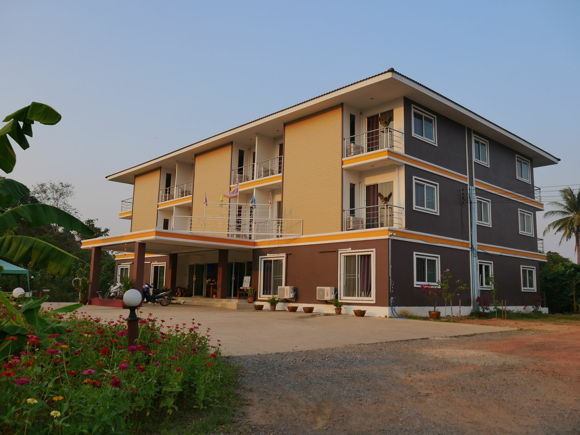 Jumpa Resort Hotel Phitsanulok Exterior photo